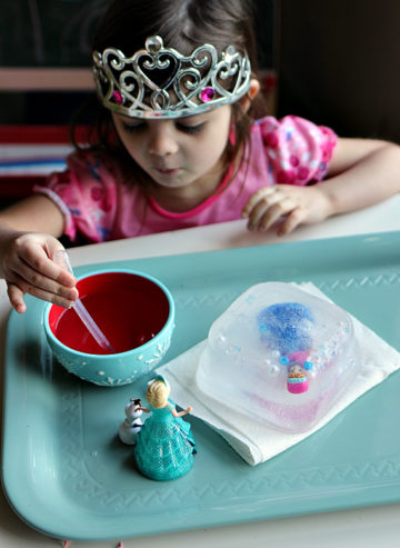 frreze-and-thaw-anna-frozen-science-experiment-for-preschool-