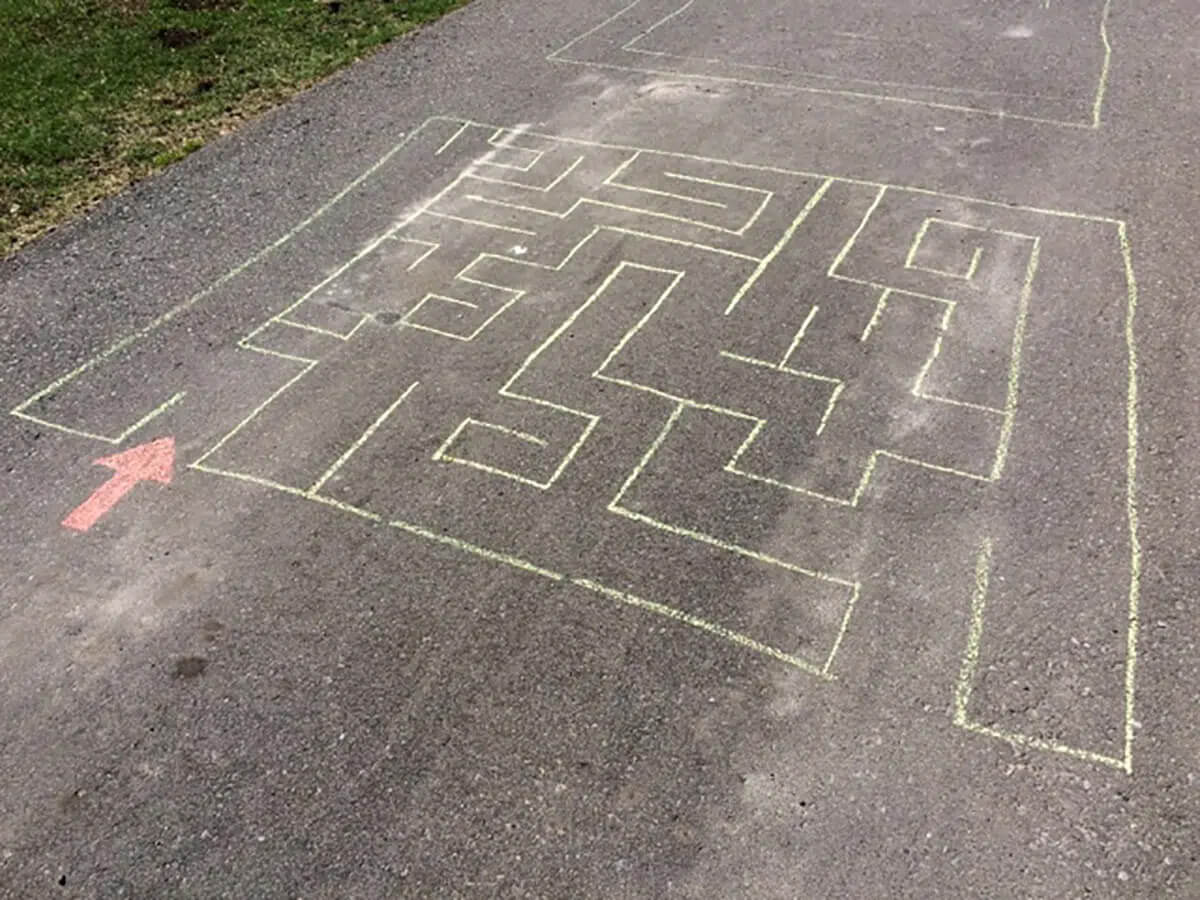 sidewalk-chalk-maze